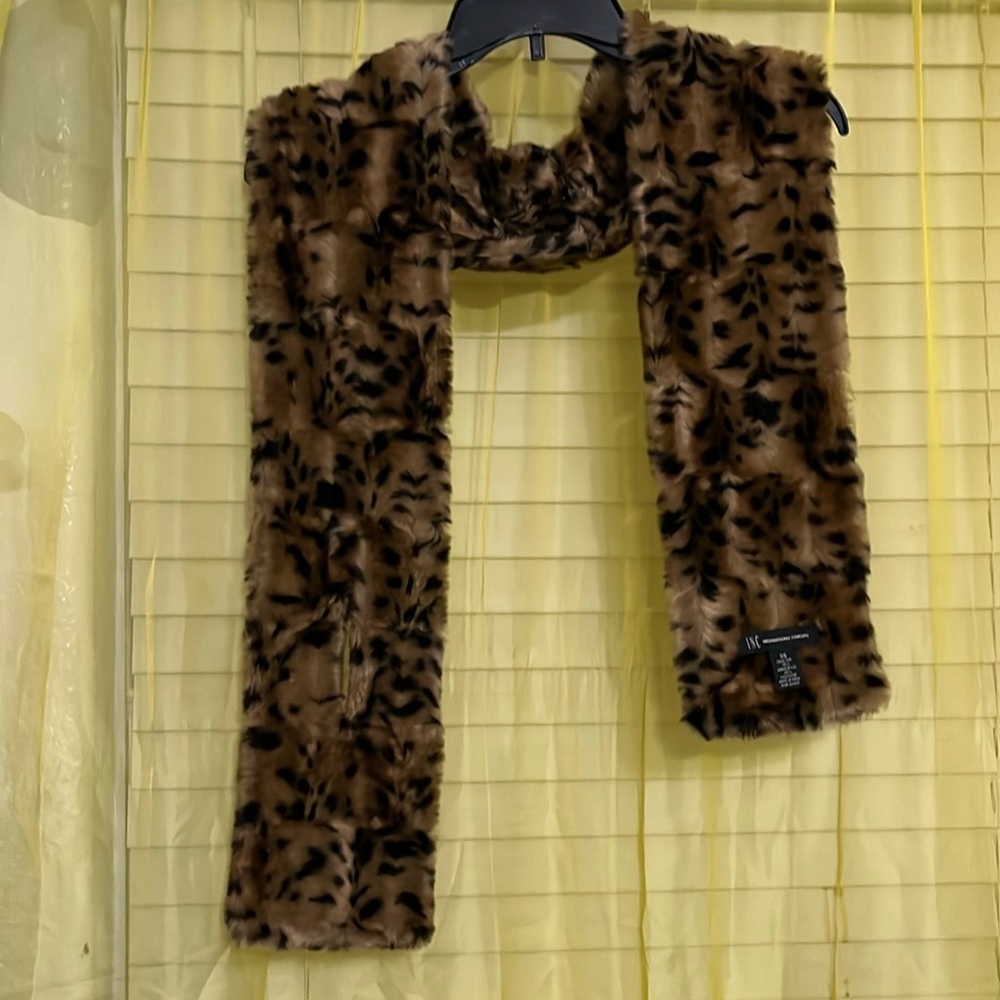 Woman scarf